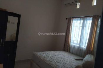 Rumah 2 Lantai Furnished 3 Kamar Tidur Jalan Gunung Catur Denpasar Barat
