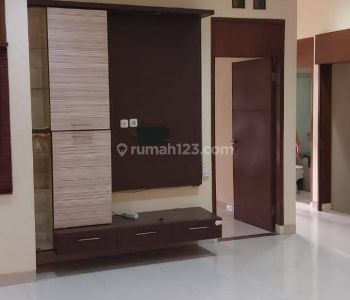 Dijual Rumah Bersih Dan Terawat Di Taman Kopo Indah