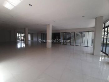 Gedung Bangunan Baru 4Lantai di Setiabudi mainroad, Cihampelas, Sukajadi bandung