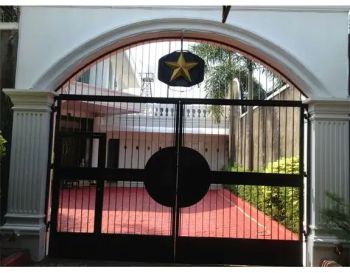 Rumah Pinggir Jalan Raya Strategis Dekat Tol Jati Warna