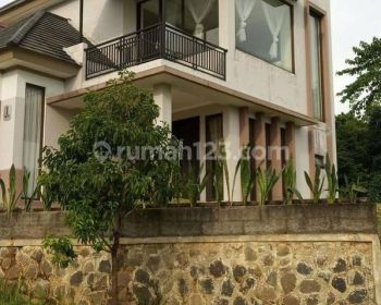 Rumah Dengan Halaman Luas Sentul City, Bogor