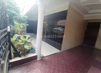 Di sewakan rumah cantik dan luas di Rawamangun Jakarta