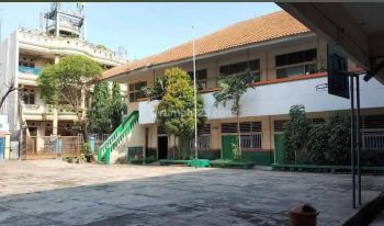 Gedung Sekolah Di I Gusti Ngurah Rai Cakung