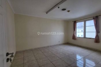 Disewakan 3 Kamar Apartemen French Walk Paris Garden MOI bersih