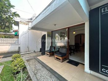Disewakan Rumah 2 Lantai Cocok untuk Cafe, Kantor di Sayap Turangga 270m²