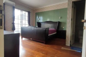 Disewakan Rumah 3 Lantai Di Gading Grande Kelapa Gading