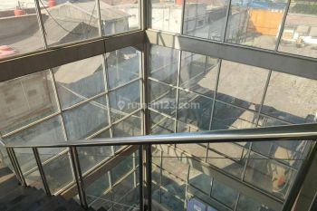 Turun Harga Disewa Gudang Dan Office , Jl Kamal Raya Lahan Parkir Luas