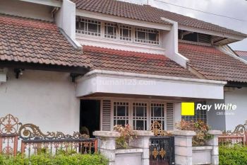 Rumah Hook Samping Jalan di Pondok Aren, Tangerang Selatan