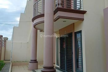 Dijual rumah mewah di harapan indah Regency bekasi