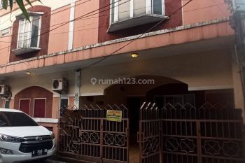Rumah Cantik 2lt + Rooftop, Siap Huni di Asem Baris Tebet, Jual Cepat Murah
