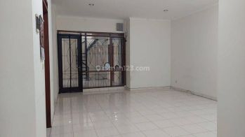 Rumah Siap.Huni, Bagus di Komplek Singgasana, Mekar Wangi