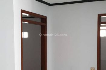 Rumah hook siap huni, bebas banjir, carport luas