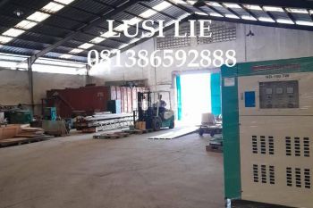 Gudang Pluit Dekat Tol Bandara, Akses Kontainer