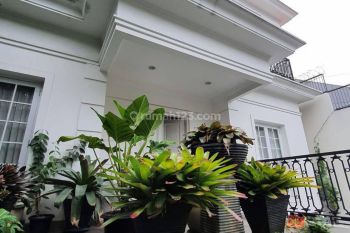 Rumah Mewah Modern Klasik Kebayoran Baru Bebas Banjir Strategis