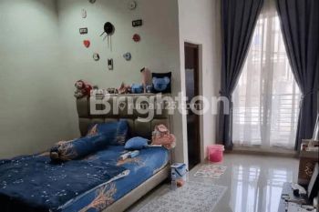 RUMAH PALMERAH JAKARTA BARAT 3 LANTAI MINIMALIS SEMI FURNISHED