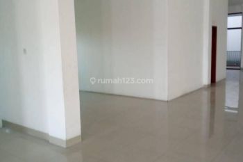 Dijual cepat rumah di Kopo permai cocok untuk hunian,mess,kantor