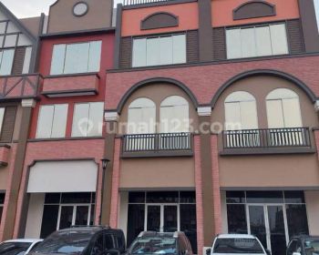 Ruko La Riviera Pik2, 3 Lantai Full