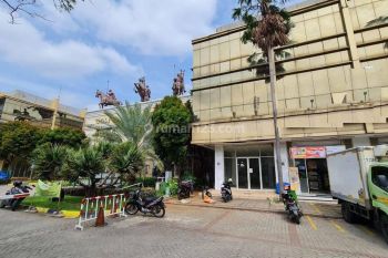 Ruko Hoek di Golf Lake Residence. Lokasi Terbaik. Jarang Ada