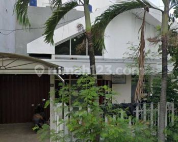 DIJUAL RUMAH MANYAR KERTA ADI DEKAT MERR