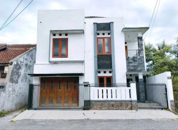 Rumah Luas dan Strategis dekat Yogya Independent School