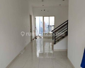 Disewakan rumah bagus dan besar di Gading serpong