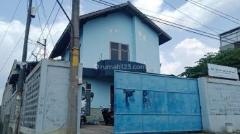 Rumah usaha 2lt dgn sisa Tanah di Jebres, dekat RSUD Dr. Muwardi