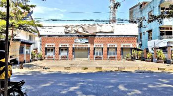 Resto Mewah Monginsidi