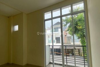 Harus Tersewa  Rumah Unfurnished Bagus Siap Hunii