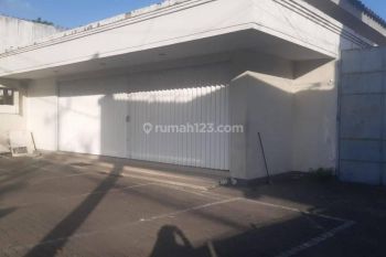 Gedung Ruang Usaha Luas Di Jalan Kaliurang Dekat Kampus Ugm Jogja