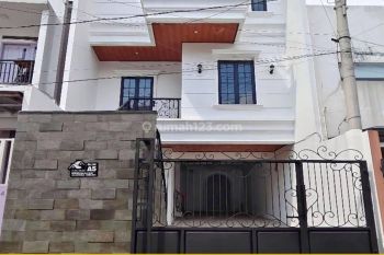 Rumah Baru 3 Lantai Siap Huni Dalam Cluster Di Jagakarsa Jaksel