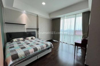 2 BR Private Lift Ritz Kemang Village 144 m²