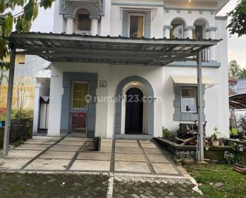 Rumah Dengan Halaman Samping Luas Sentul City, Bogor