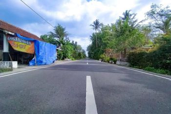 STRATEGIS 100 m Jl. Raya Godean, SIAP AJB