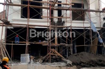 RUMAH 2 LT MODERN MINIMALIS DI RUNGKUT HARAPAN SURABAYA DEKAT MERR, UPN, UINSA,