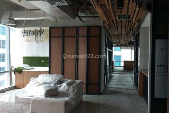 Dijual Office Space 1 Lantai di Cassablanca Luas 1725m2, Stategis, Cocok Untuk