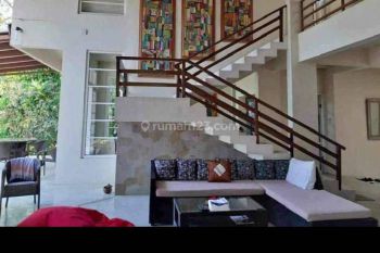 Dijual villa view sungai dan pegunungan ubud