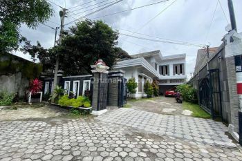 Rumah + Kost Utara XT-SQUARE