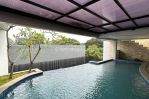 thumbnail-for-rumah-dengan-infinity-pool-design-modern-tropis-nuansa-resort-lokasi-sangat-13