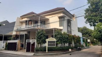 Rumah Cantik 2 Lantai Posisi Hoek Di Daerah Kelapa Gading