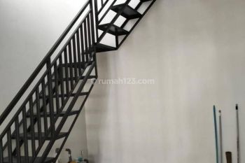 J Disewakan Rumah 8x18m2 Semi Furnish Riviera Puri Karang Tengah