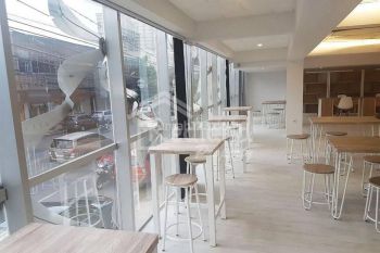 Hotel di Gajahmada, Semarang Fe Yl 5940