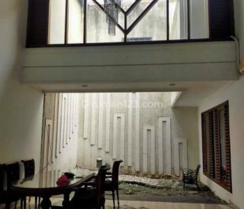 J Disewakan Rumah Green Garden Jakarta Barat.