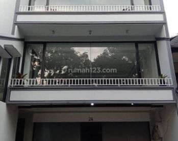 Gedung Kantor Atau Ruang Usaha di Surya Sumantri