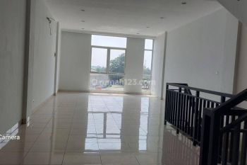 Ruko Lokasi Premium, Siap Huni Burgundy Summarecon Bekasi