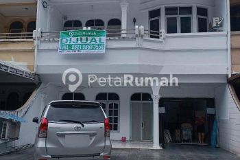 Villa Jalan Kelapa Sawit Lokasi Strategis