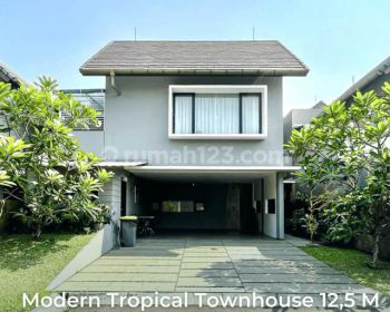 Modern Tropical Townhouse Veteran Bintaro, Jakarta Selatan