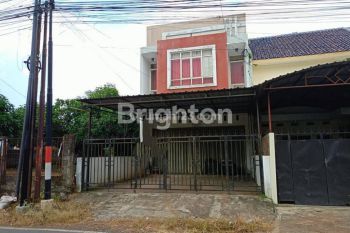 RUKO 2 LANTAI NEMPEL DI JALAN UTAMA TEMBALANG DEKAT UNDIP