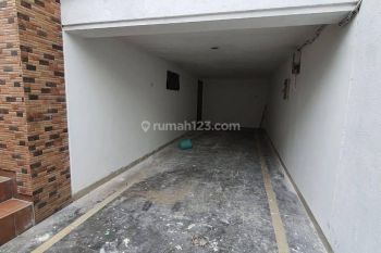 Rumah Lokasi Strategis Di Greenville(GR40)