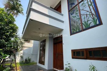 Rumah Mewah Dengan Halaman Luas Disewakan di Cinere