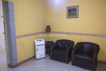 Rumah strategis bebas banjir di Tanjung Duren(TD121)